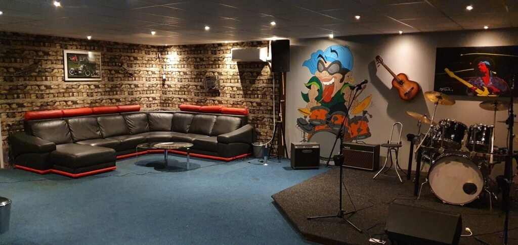 Home ec275632 9825 442b 8f71 9723302449ce